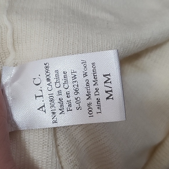 8. NWT A.L.C CARO SWEATER SIZE MEDIUM - Picture 7 of 7
